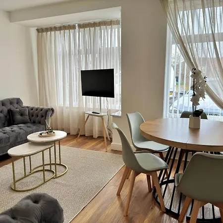 Orchid House 1 Luxury Cosy 3 Bdr By Altoluxo Short Lets Serviced With Free Wifi & Parking *