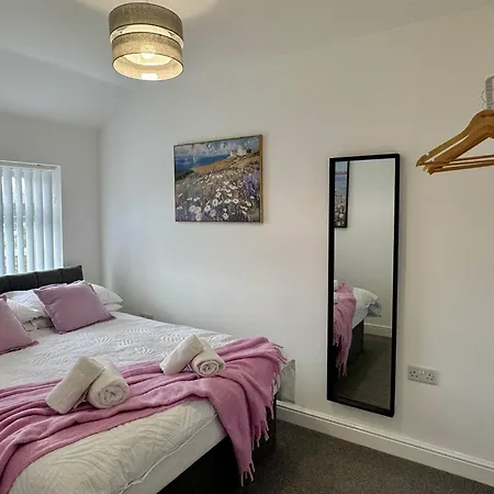 Orchid House 1 Luxury Cosy 3 Bdr By Altoluxo Short Lets Serviced With Free Wifi & Parking Сasa de vacaciones *
