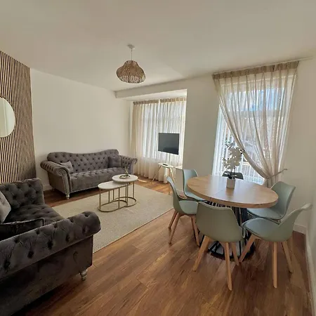 Orchid House 1 Luxury Cosy 3 Bdr By Altoluxo Short Lets Serviced With Free Wifi & Parking Dom wakacyjny