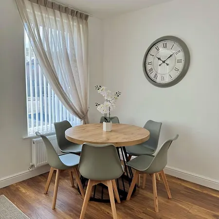 Orchid House 1 Luxury Cosy 3 Bdr By Altoluxo Short Lets Serviced With Free Wifi & Parking Bristol