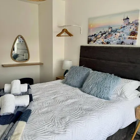 Orchid House 1 Luxury Cosy 3 Bdr By Altoluxo Short Lets Serviced With Free Wifi & Parking Bristol